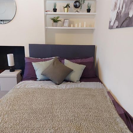 Large 4 Bedrooms Golders Green Лондон Экстерьер фото