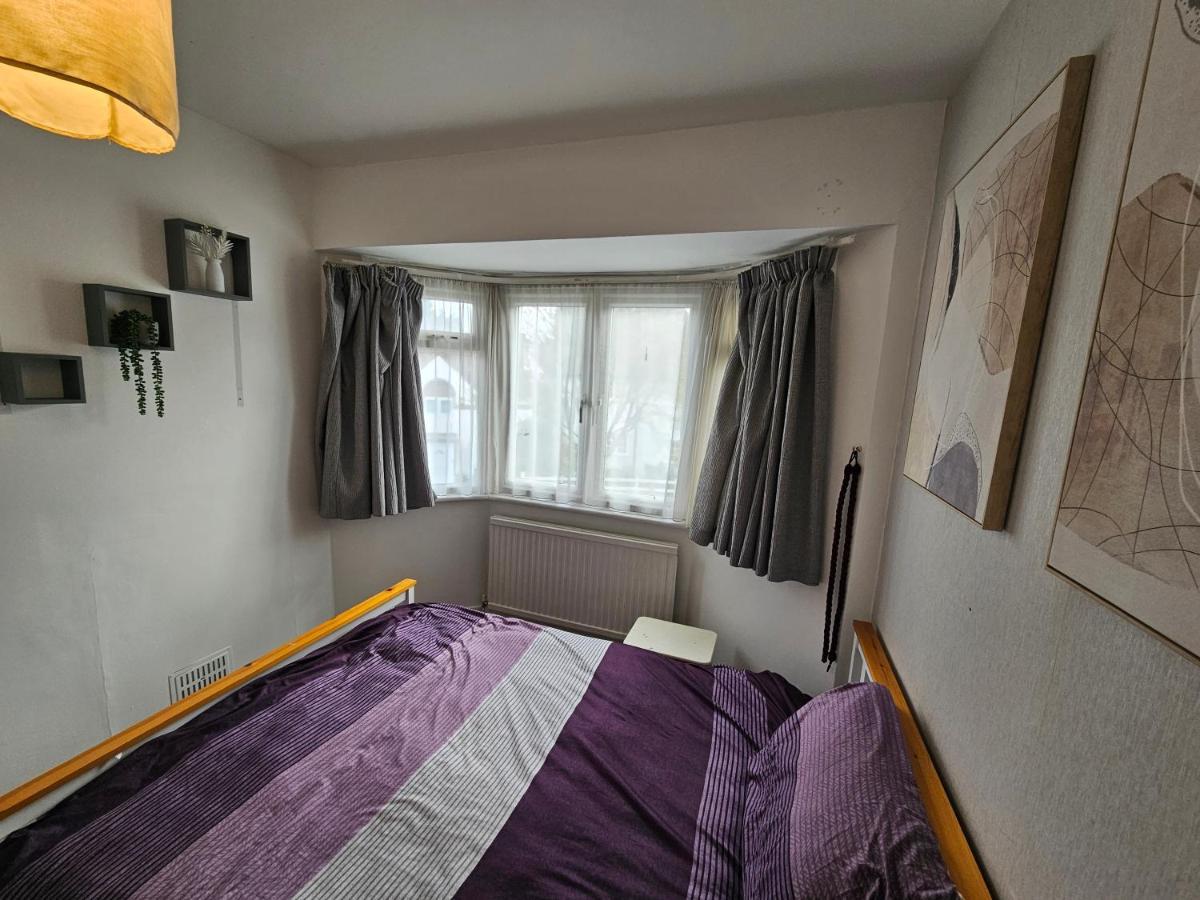 Large 4 Bedrooms Golders Green Лондон Экстерьер фото