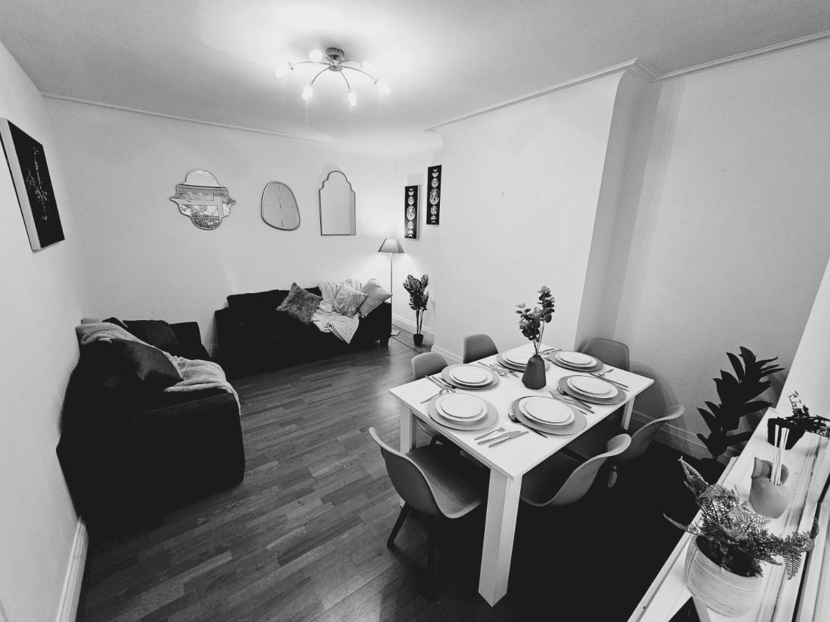 Large 4 Bedrooms Golders Green Лондон Экстерьер фото